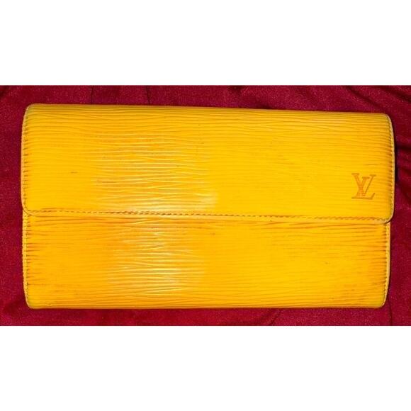 AUTHENTIC Louis Vuitton LV Yellow Epi Leather Long Wallet Purple Inside Preloved - Picture 1 of 6